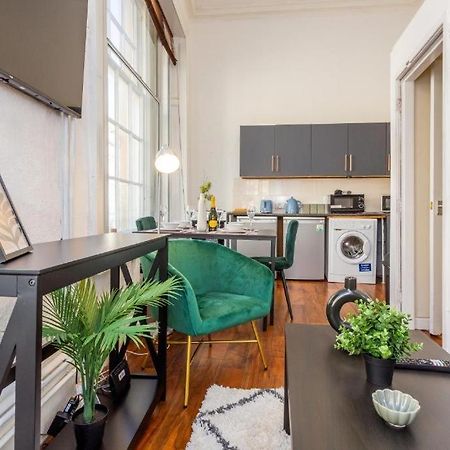Newcastle'S Most Central Apartment - Sleeps 10 Екстериор снимка