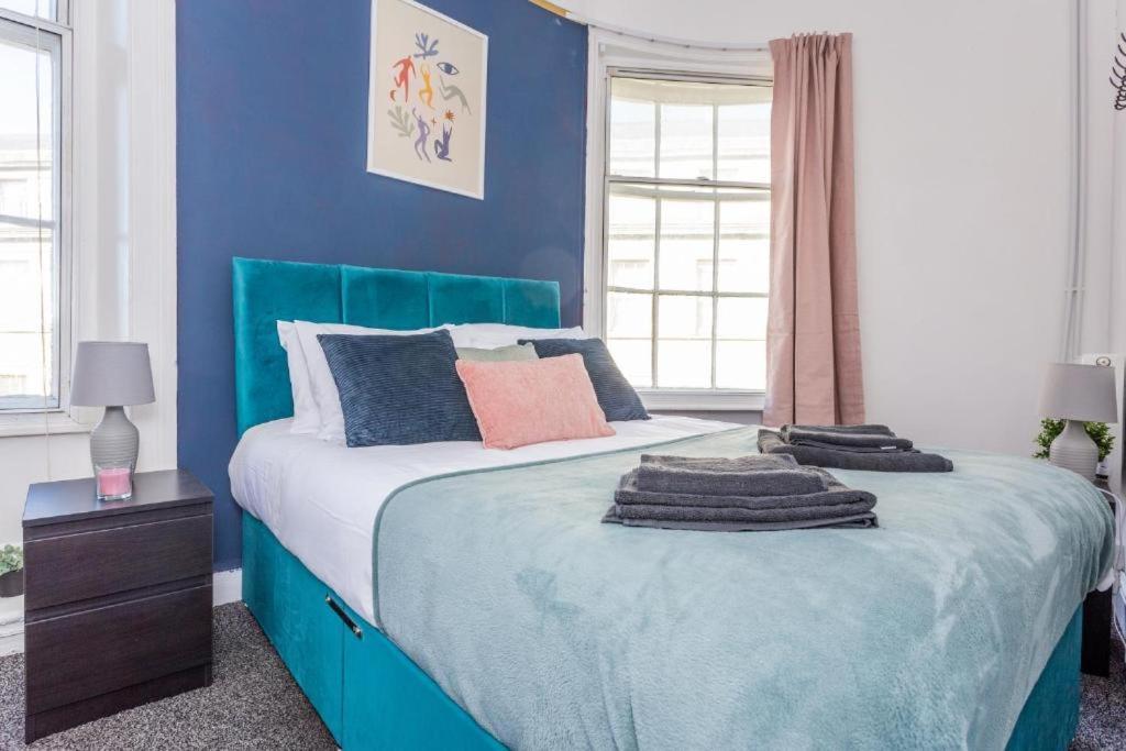 Newcastle'S Most Central Apartment - Sleeps 10 Екстериор снимка
