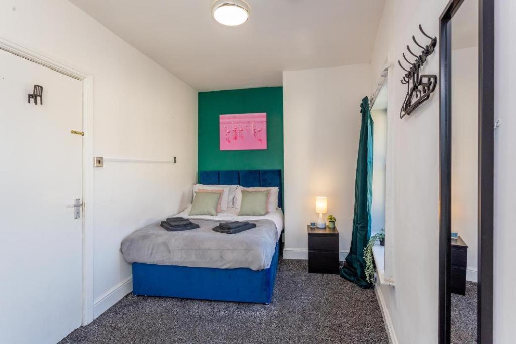 Newcastle'S Most Central Apartment - Sleeps 10 Екстериор снимка