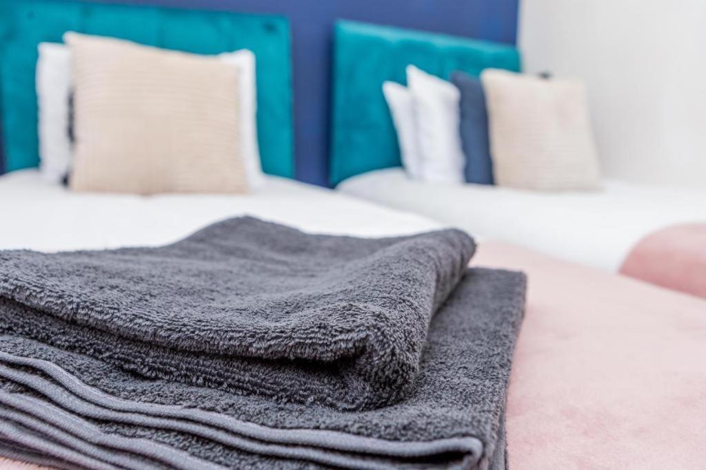 Newcastle'S Most Central Apartment - Sleeps 10 Екстериор снимка