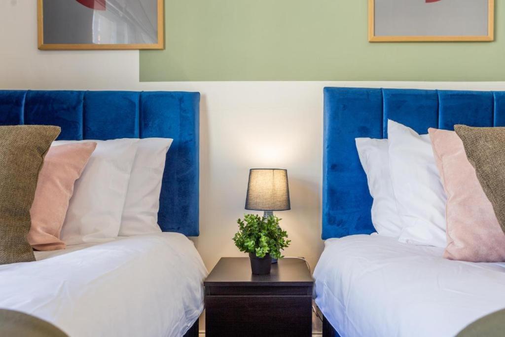 Newcastle'S Most Central Apartment - Sleeps 10 Екстериор снимка