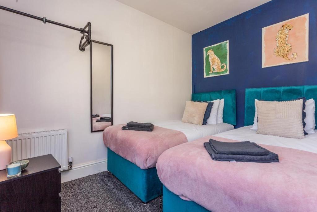 Newcastle'S Most Central Apartment - Sleeps 10 Екстериор снимка