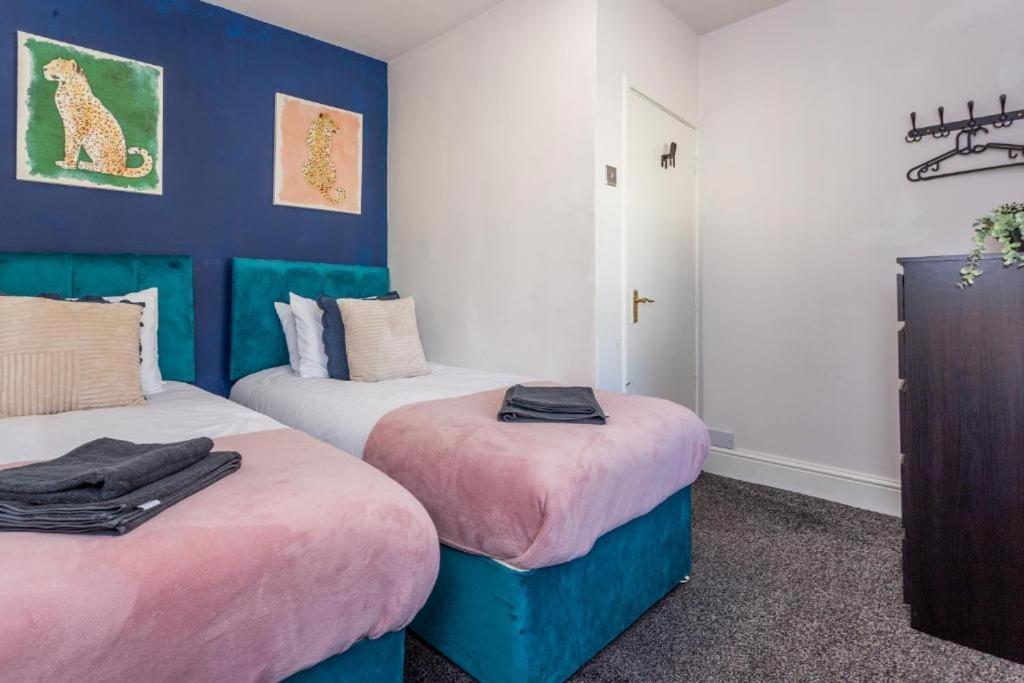 Newcastle'S Most Central Apartment - Sleeps 10 Екстериор снимка