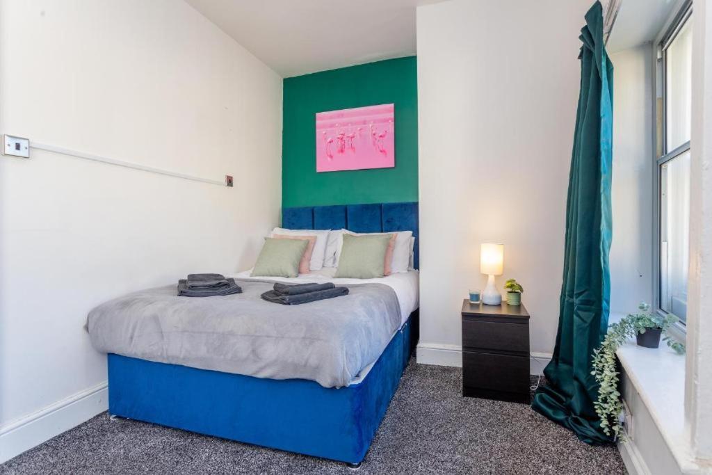 Newcastle'S Most Central Apartment - Sleeps 10 Екстериор снимка