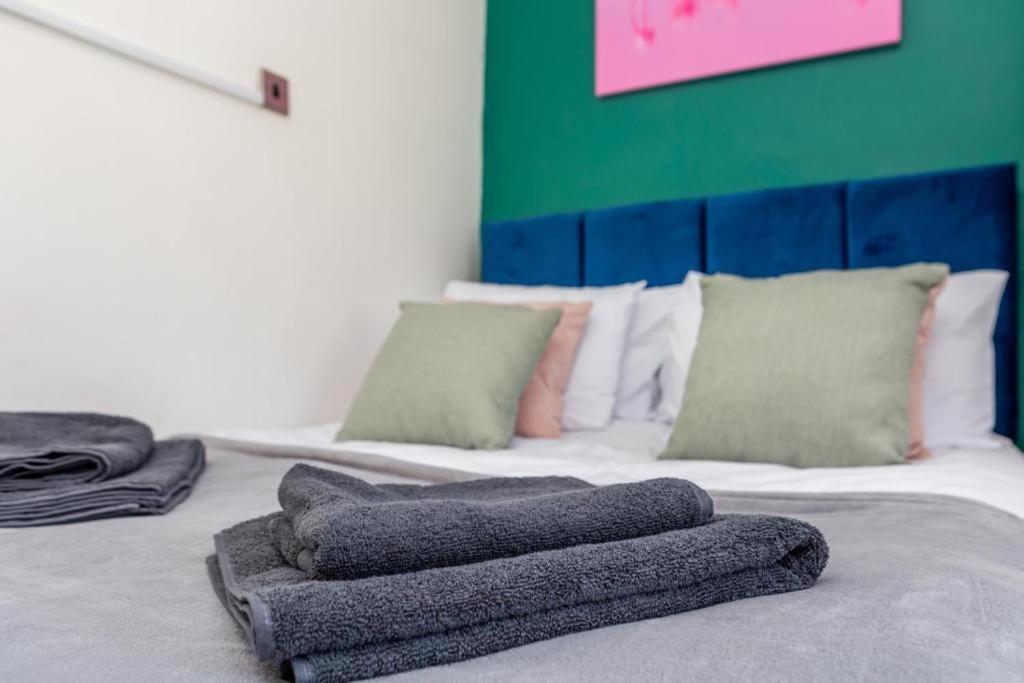Newcastle'S Most Central Apartment - Sleeps 10 Екстериор снимка